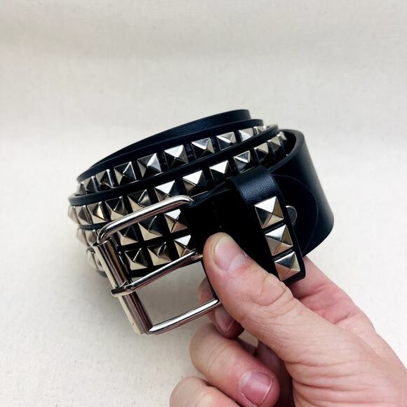 y2k 2000s classic pyramid studded black and silver goth emo belt - Picture 5 of 8